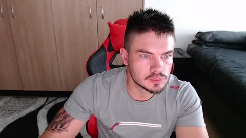 blueeyeboy0 online show from January 2025 12:15:01 PM