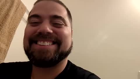 Snapshot of blueeyeme chatting on October 2025 01:33:02 PM blueeyeme online show from October 2025 01:33:02 PM