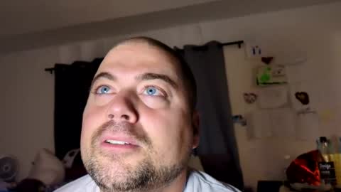 Snapshot of blueeyeme chatting on October 2025 05:52:02 AM blueeyeme online show from October 2025 05:52:02 AM