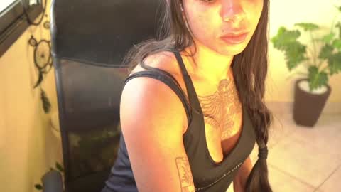 Snapshot of bluemysticlady chatting on January 2025 09:17:02 AM FLORAA online show from January 2025 09:17:02 AM