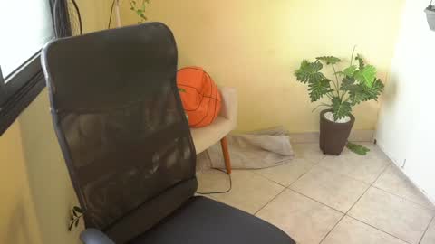 Snapshot of bluemysticlady chatting on January 2025 10:50:02 AM FLORAA online show from January 2025 10:50:02 AM