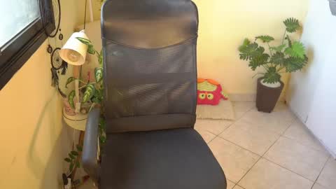 Snapshot of bluemysticlady chatting on March 2025 10:03:02 AM FLORAA online show from March 2025 10:03:02 AM