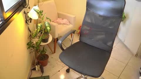 Snapshot of bluemysticlady chatting on March 2025 03:07:02 PM FLORAA online show from March 2025 03:07:02 PM