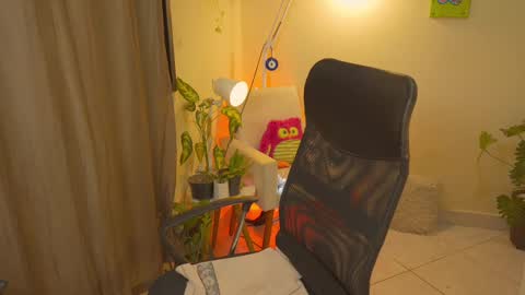 Snapshot of bluemysticlady chatting on September 2025 08:49:01 AM FLORAA online show from September 2025 08:49:01 AM
