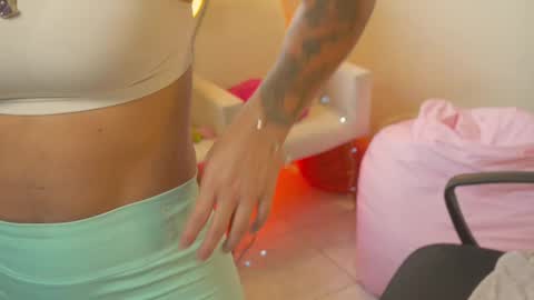 Snapshot of bluemysticlady chatting on September 2025 12:07:01 PM FLORAA online show from September 2025 12:07:01 PM
