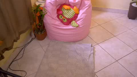 Snapshot of bluemysticlady chatting on October 2025 02:49:01 PM FLORAA online show from October 2025 02:49:01 PM
