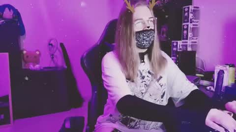 Snapshot of bluespanking chatting on December 2025 10:16:01 PM Blue online show from December 2025 10:16:01 PM