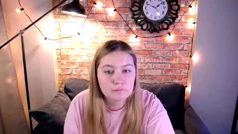 Snapshot of blush_ellie chatting on December 2024 07:36:01 PM Ellie3 online show from December 2024 07:36:01 PM