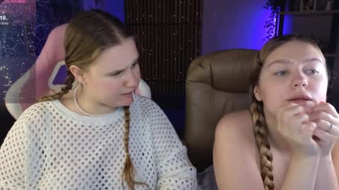 Snapshot of blush_ellie chatting on December 2024 03:15:01 PM Ellie3 online show from December 2024 03:15:01 PM