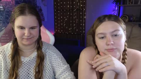 Snapshot of blush_ellie chatting on December 2024 06:20:01 PM Ellie3 online show from December 2024 06:20:01 PM