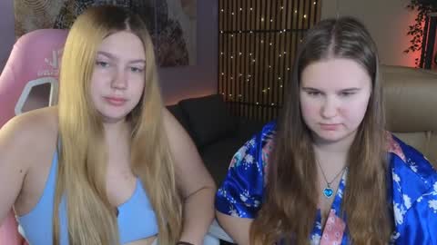 Snapshot of blush_ellie chatting on December 2024 09:13:02 AM Ellie3 online show from December 2024 09:13:02 AM