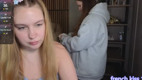 Snapshot of blush_ellie chatting on December 2024 03:20:02 PM Ellie3 online show from December 2024 03:20:02 PM