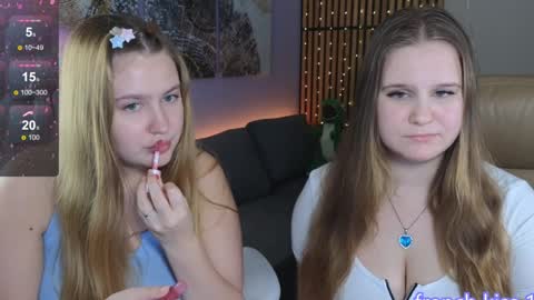 Snapshot of blush_ellie chatting on December 2024 06:26:02 PM Ellie3 online show from December 2024 06:26:02 PM