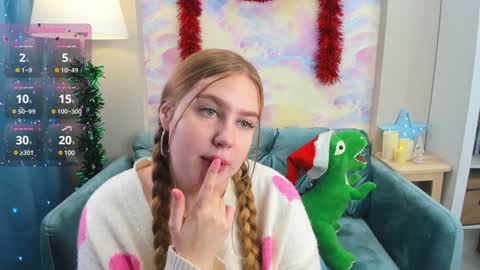 Snapshot of blush_ellie chatting on December 2024 05:12:01 PM Ellie3 online show from December 2024 05:12:01 PM
