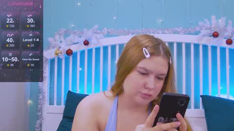 Snapshot of blush_ellie chatting on January 2025 03:49:01 PM Ellie3 online show from January 2025 03:49:01 PM