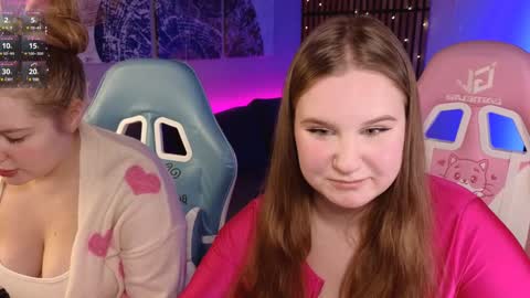 Snapshot of blush_ellie chatting on January 2025 02:30:02 PM Ellie3 online show from January 2025 02:30:02 PM