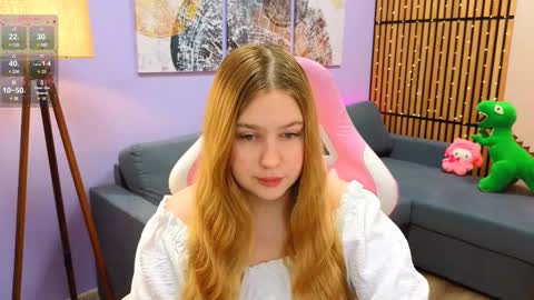 Snapshot of blush_ellie chatting on February 2025 10:31:01 AM Ellie3 online show from February 2025 10:31:01 AM