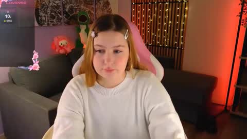 Snapshot of blush_ellie chatting on February 2025 12:20:01 PM Ellie3 online show from February 2025 12:20:01 PM