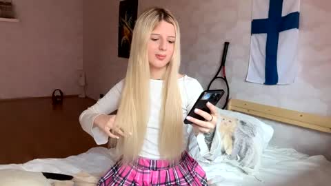 Snapshot of blushandburn chatting on May 2026 09:28:01 AM Delle online show from May 2026 09:28:01 AM