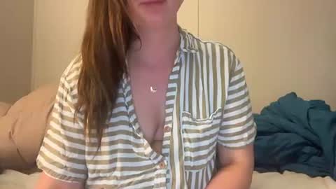 Snapshot of blushpetalbaby chatting on June 2026 12:35:02 AM blushpetalbaby online show from June 2026 12:35:02 AM
