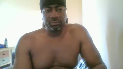 bluuthunder1914 online show from December 2024 03:20:02 PM