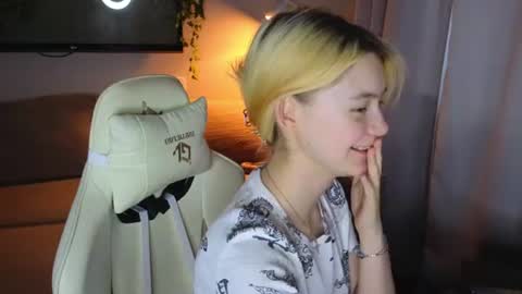 Snapshot of blvckmilk chatting on July 2026 10:52:01 PM Alice and David online show from July 2026 10:52:01 PM