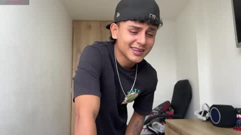 Bob  INDEPENDENT MODEL online show from April 2026 05:09:02 PM