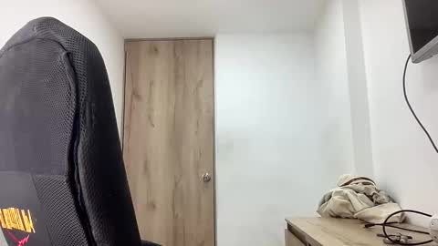 Snapshot of bob_pettersonn chatting on April 2026 11:24:02 PM Bob INDEPENDENT MODEL online show from April 2026 11:24:02 PM