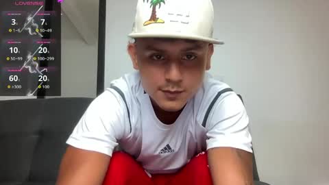 Snapshot of bob_pettersonn chatting on May 2026 01:44:01 AM Bob INDEPENDENT MODEL online show from May 2026 01:44:01 AM