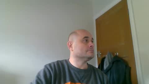 Snapshot of bobabator chatting on December 2024 01:00:01 PM bobabator online show from December 2024 01:00:01 PM