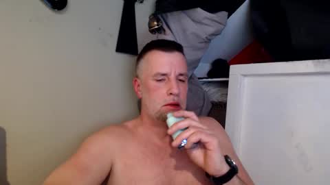 Snapshot of bobberman78 chatting on April 2026 03:55:01 AM Dan online show from April 2026 03:55:01 AM