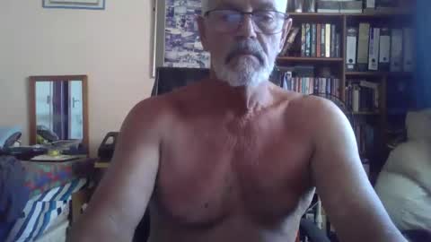 Snapshot of bobbgud chatting on May 2026 06:00:02 AM Bobbgud online show from May 2026 06:00:02 AM