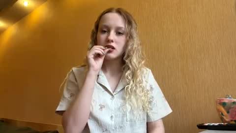 Nina online show from April 2026 07:03:02 AM