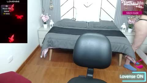 Paris online show from October 2025 11:46:01 PM