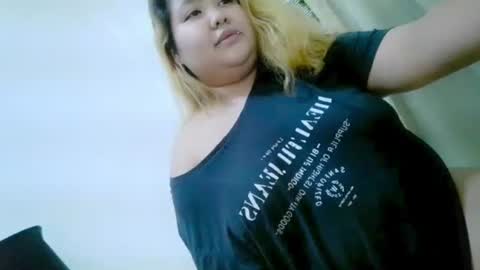 Snapshot of bombastic_darla chatting on September 2025 10:42:02 PM bombastic_darla online show from September 2025 10:42:02 PM