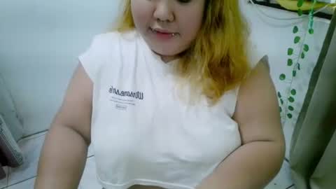 Snapshot of bombastic_darla chatting on September 2025 03:01:01 AM bombastic_darla online show from September 2025 03:01:01 AM