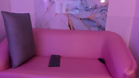 bombomcito_ online show from December 2025 01:20:02 PM