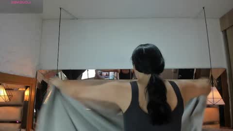 bonet_iris online show from June 2026 11:01:01 AM