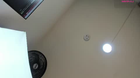 bonet_iris online show from July 2026 11:03:02 AM