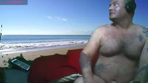 Snapshot of bongolian chatting on January 2025 08:27:02 AM SkullBone online show from January 2025 08:27:02 AM