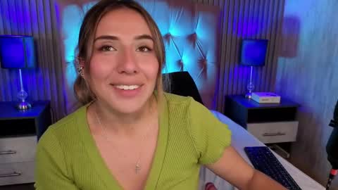 Snapshot of bonnali_lune chatting on April 2026 01:42:02 AM bonnali_lune online show from April 2026 01:42:02 AM