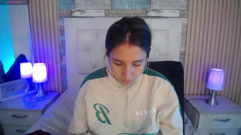 Snapshot of bonnali_lune chatting on April 2026 08:40:02 PM bonnali_lune online show from April 2026 08:40:02 PM