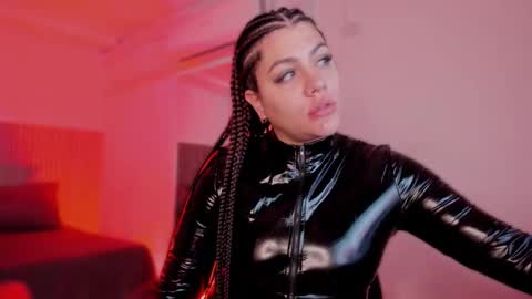 Bonnie  online show from November 2025 11:10:01 AM