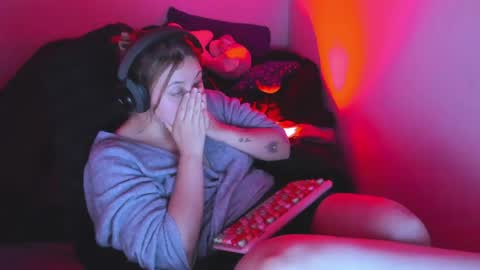 Bonnie Help me reach 500 likes online show from April 2026 09:39:33 PM