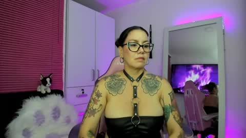 Snapshot of bonnie_ray40 chatting on May 2026 04:18:01 AM bonnie online show from May 2026 04:18:01 AM