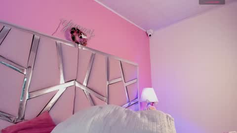 Bonnie  online show from December 2024 09:30:01 PM