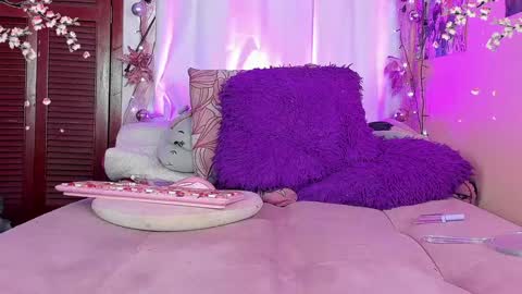 Bonnie Yoshida online show from December 2024 02:49:01 PM