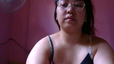 Snapshot of boobsiemarie chatting on May 2026 03:13:01 AM MommyMarie-Singlemom of 2. online show from May 2026 03:13:01 AM