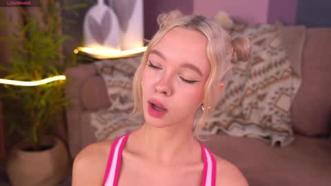 Snapshot of boobybliss chatting on September 2025 08:27:02 AM Alina online show from September 2025 08:27:02 AM