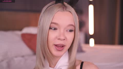 Alina online show from December 2025 07:39:01 AM